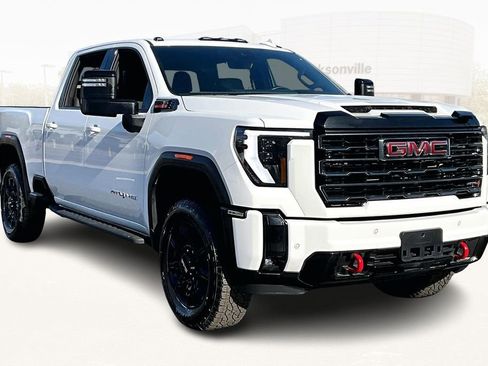 Used 2025 GMC Sierra 2500 AT4 w/ AT4 Premium Plus Package image 3