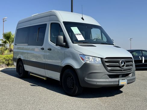 Used 2023 Mercedes-Benz Sprinter 2500 image 6