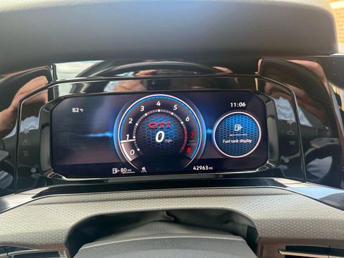 Used 2022 Volkswagen GTI Autobahn image 39