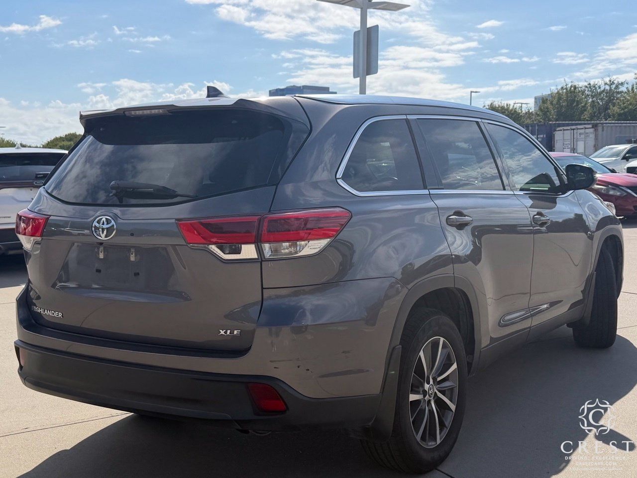 Used 2019 Toyota Highlander XLE FWD image 8
