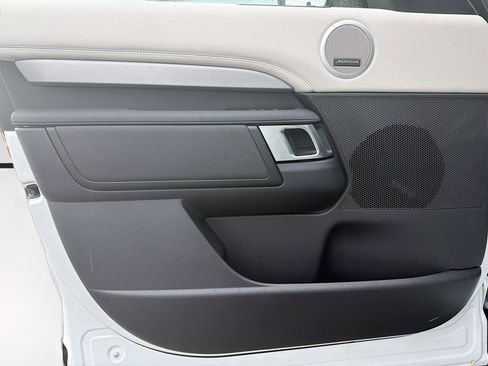 New 2026 Land Rover Discovery Limited Edition AWD/4WD image 23