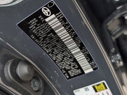 Used 2025 Toyota Corolla LE FWD image 35