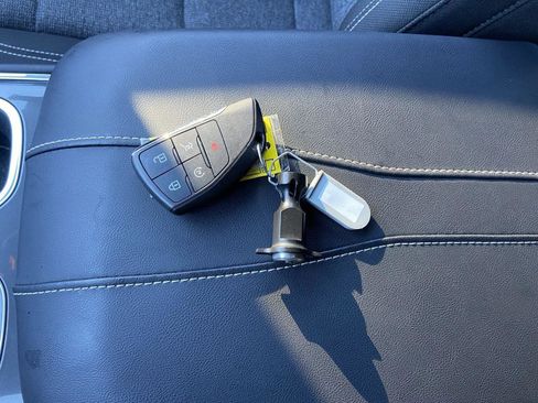 Used 2025 GMC Acadia Elevation image 78