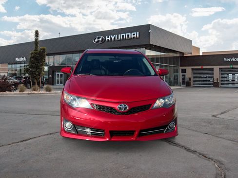 Used 2014 Toyota Camry SE image 8