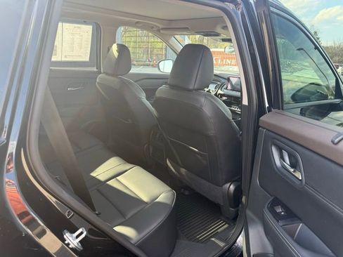 Used 2022 Nissan Rogue SV w/ SV Premium Package AWD/4WD image 18