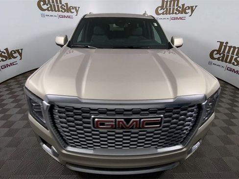 Used 2023 GMC Yukon Denali image 3