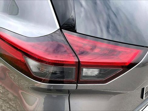 Certified 2023 Nissan Rogue SL w/ SL Premium Package FWD image 29