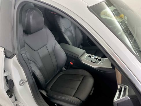 Used 2025 BMW i4 xDrive40i image 26