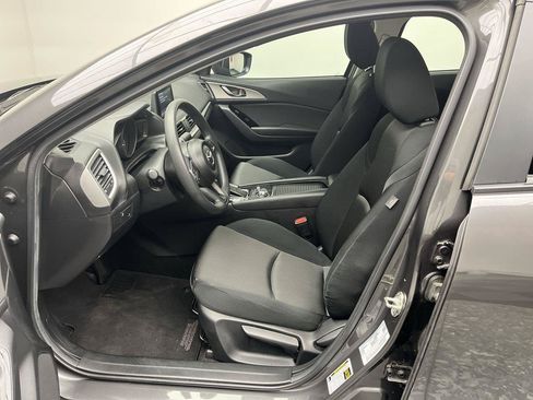 Used 2017 MAZDA MAZDA3 Sport FWD image 3