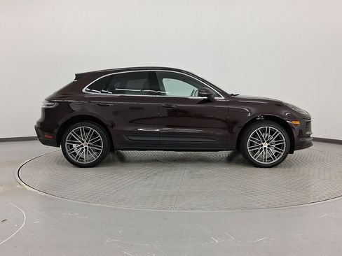 Used 2026 Porsche Macan image 8