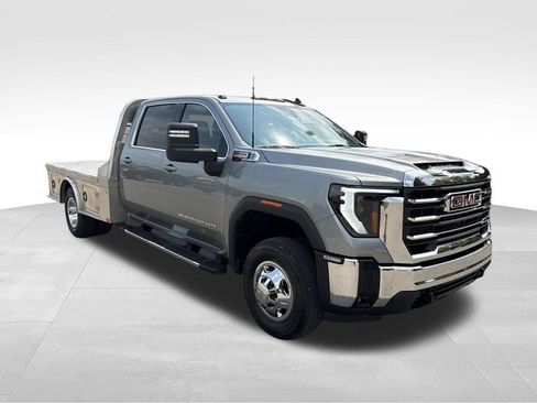 Used 2024 GMC Sierra 3500 SLE w/ SLE Convenience Package AWD/4WD image 9