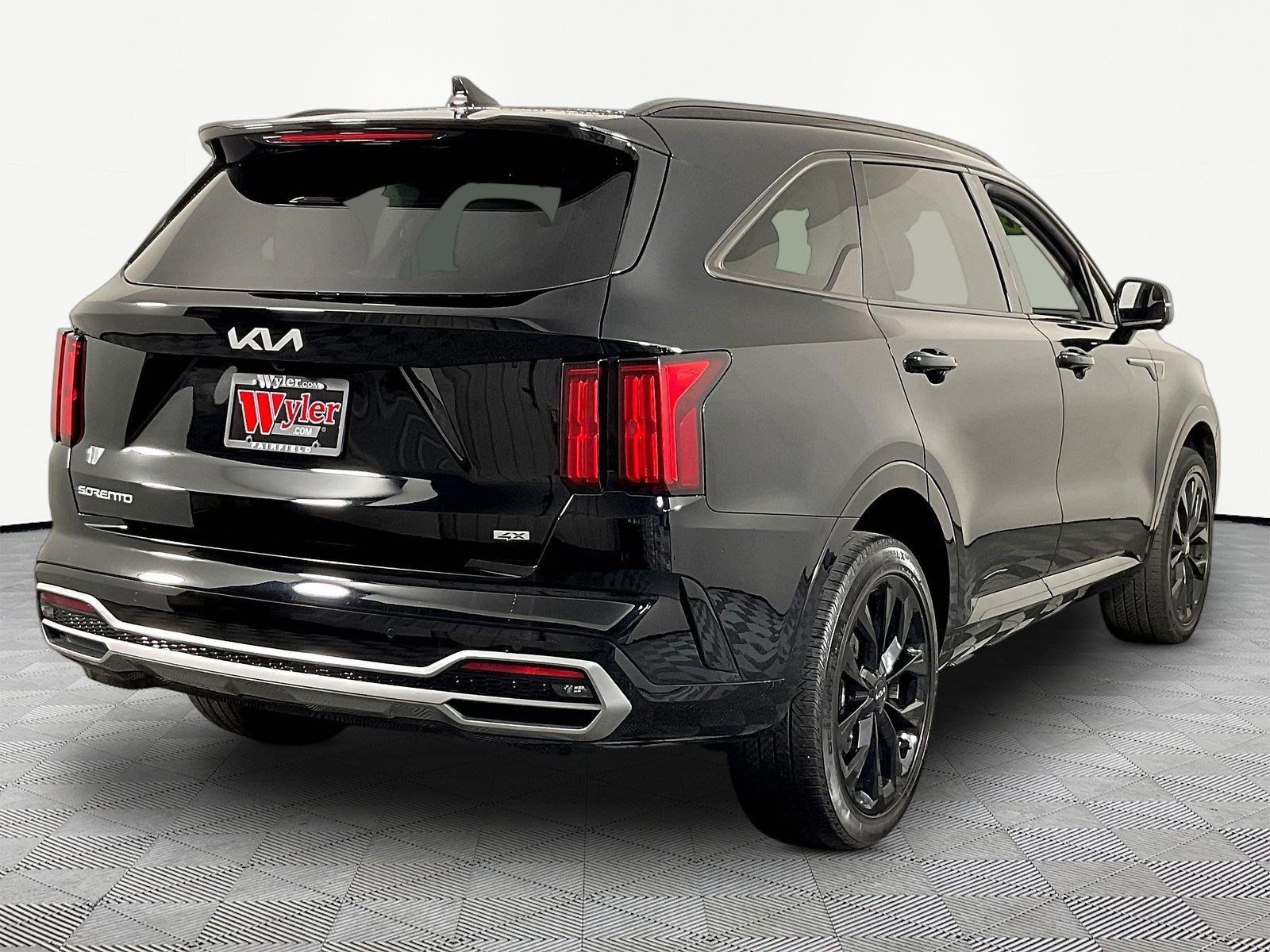 Used 2023 Kia Sorento SX AWD/4WD image 6
