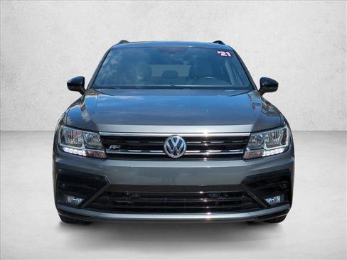 Used 2021 Volkswagen Tiguan SE R-Line image 2