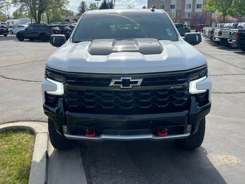Used 2023 Chevrolet Silverado 1500 ZR2 w/ Technology Package AWD/4WD image 4