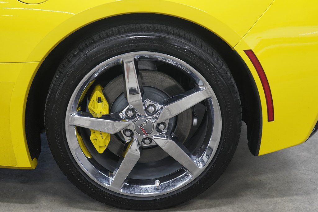 Used 2015 Chevrolet Corvette Stingray Convertible w/ 3LT Preferred Equipment Group RWD image 31