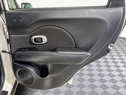 Used 2018 Kia Soul Base image 24