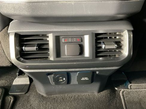 Used 2022 Ford F150 Lariat w/ Equipment Group 502A High image 17