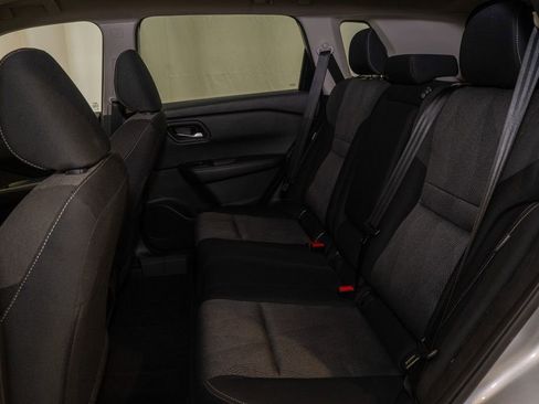 Used 2024 Nissan Rogue SV image 9