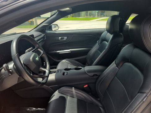 Used 2025 Ford Mustang Premium RWD image 15