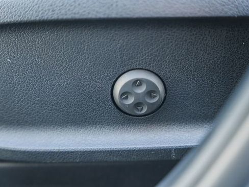 Used 2023 Mercedes-Benz GLB 250 4MATIC image 42