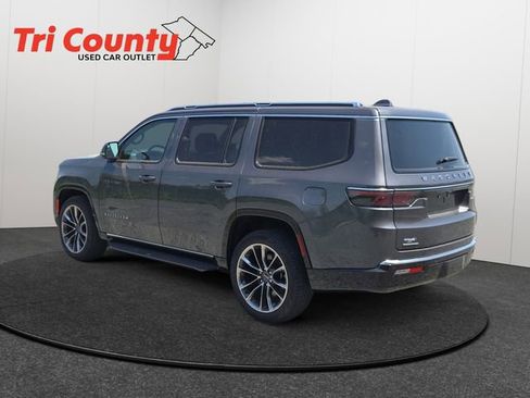 Used 2023 Jeep Wagoneer Series II w/ Premium Group I AWD/4WD image 6
