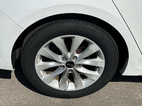 Used 2016 Kia Optima EX w/ Premium Package FWD image 9