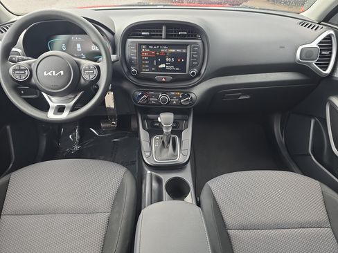 Used 2025 Kia Soul LX FWD image 12