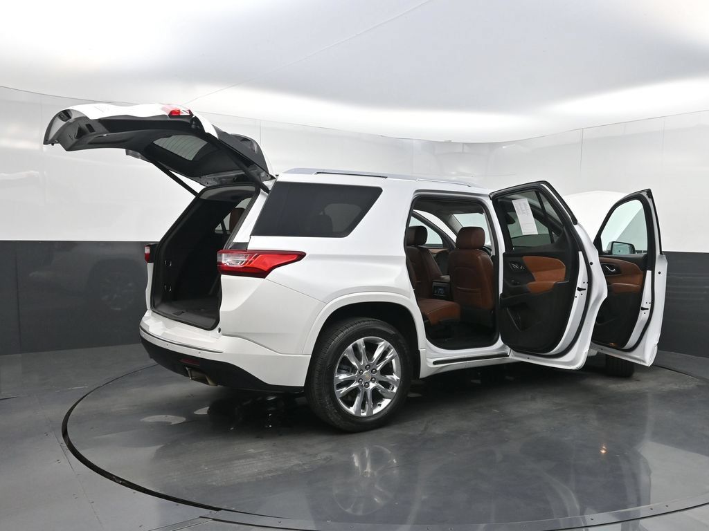 Used 2021 Chevrolet Traverse High Country FWD image 41