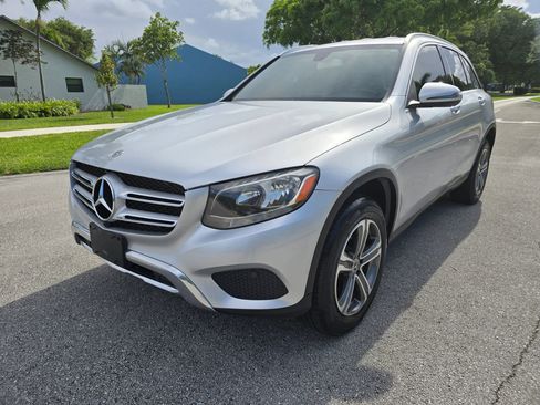 Used 2019 Mercedes-Benz GLC 300 w/ Premium Package image 1
