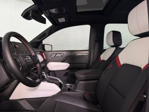 Used 2024 GMC Canyon AT4X AWD/4WD image 6