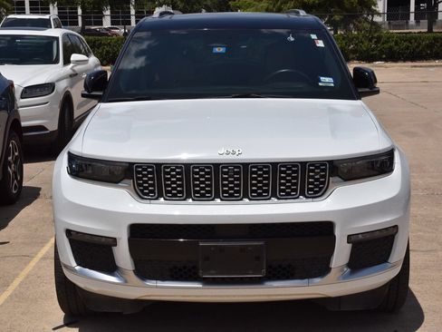 Used 2023 Jeep Grand Cherokee L Summit AWD/4WD image 3