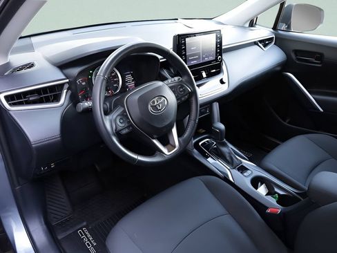 Certified 2022 Toyota Corolla Cross LE AWD/4WD image 27