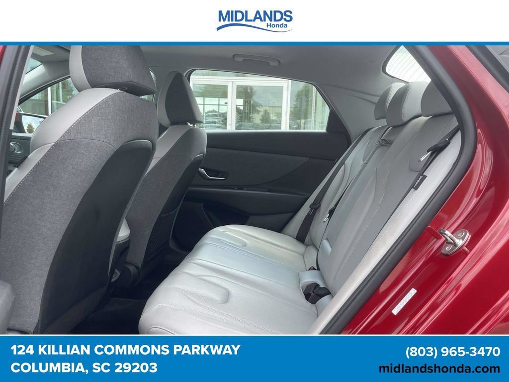 Used 2024 Hyundai Elantra Limited FWD image 10