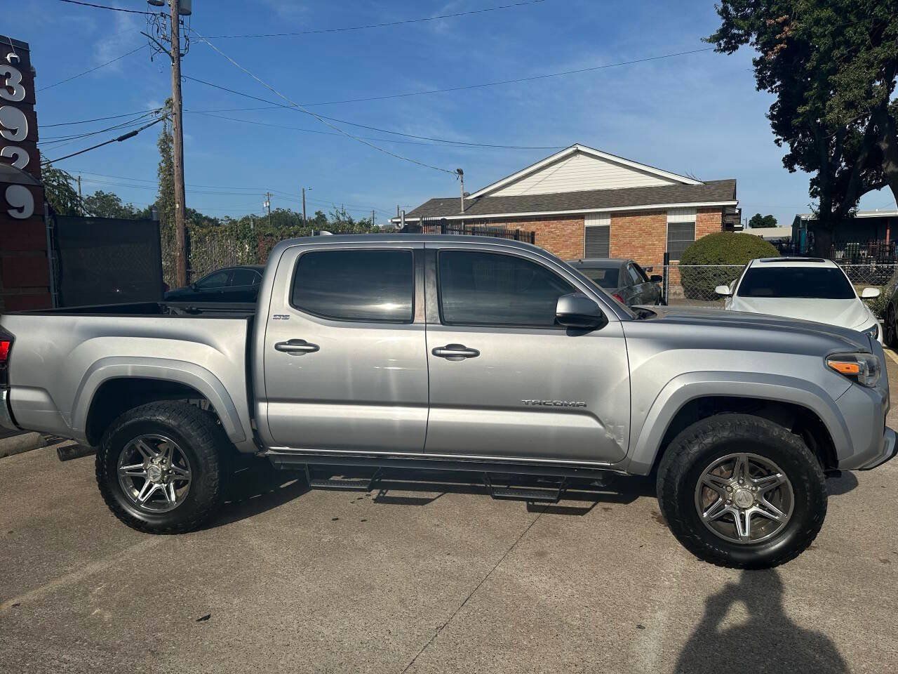 Used 2016 Toyota Tacoma SR5 w/ SR5 Appearance Package (SN) AWD/4WD image 27