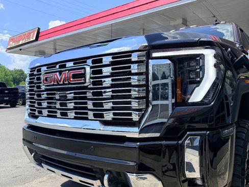 Used 2025 GMC Sierra 3500 Denali w/ Denali Reserve Package AWD/4WD image 18