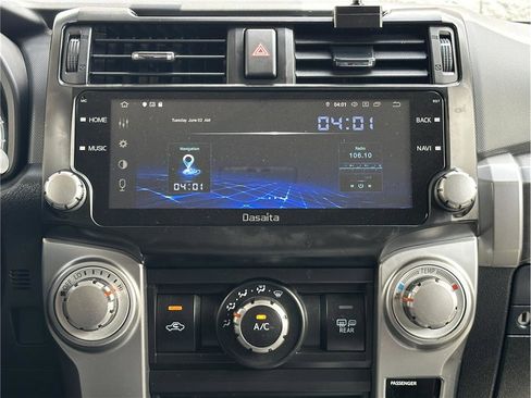 Used 2018 Toyota 4Runner SR5 AWD/4WD image 24