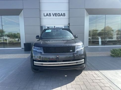 Used 2024 Land Rover Range Rover Long Wheelbase SE image 2
