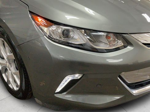 Used 2016 Chevrolet Volt Premier w/ Driver Confidence Package FWD image 28