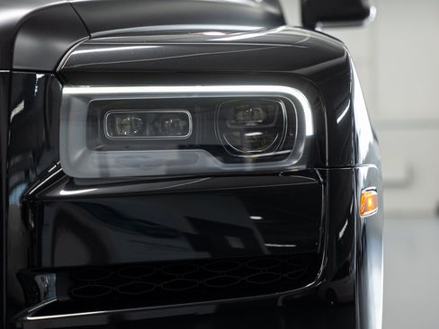 Certified 2024 Rolls-Royce Cullinan AWD/4WD image 15