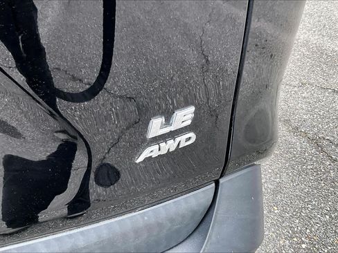 Used 2023 Toyota RAV4 LE AWD/4WD image 10