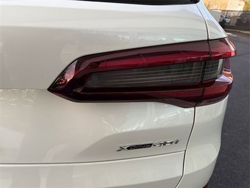 Used 2021 BMW X5 xDrive40i w/ Premium Package 2 image 39