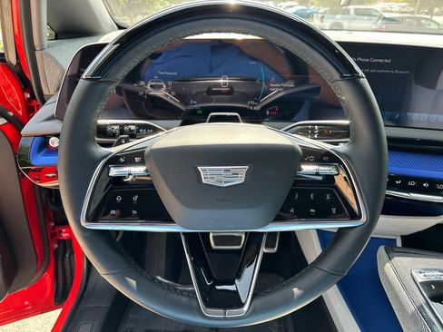 Certified 2025 Cadillac Optiq Sport 1 AWD/4WD image 21