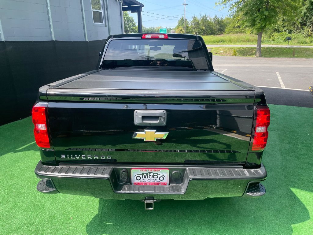 Used 2018 Chevrolet Silverado 1500 Custom w/ Custom Value Package AWD/4WD image 4