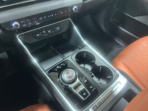 New 2026 Kia Carnival EX image 17