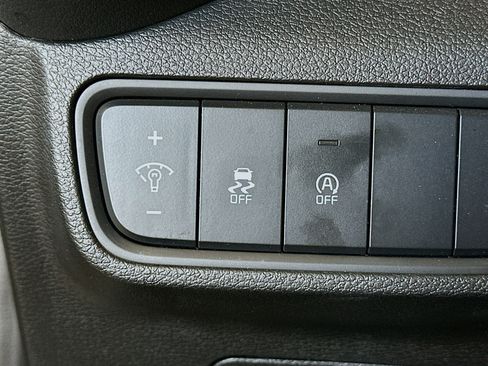 Used 2025 Kia Soul LX w/ LX Technology Package image 17