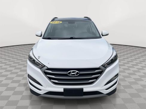 Used 2018 Hyundai Tucson Value FWD image 3