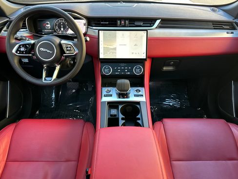 Used 2025 Jaguar F-PACE R-Dynamic S image 14