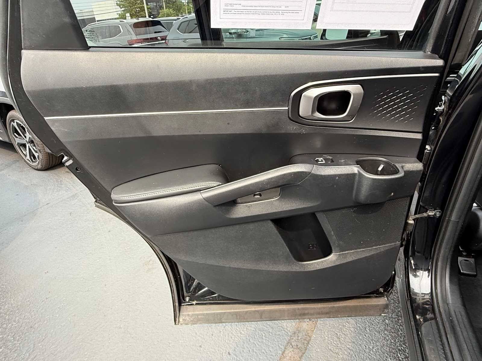 Used 2025 Kia Sorento LX FWD image 14