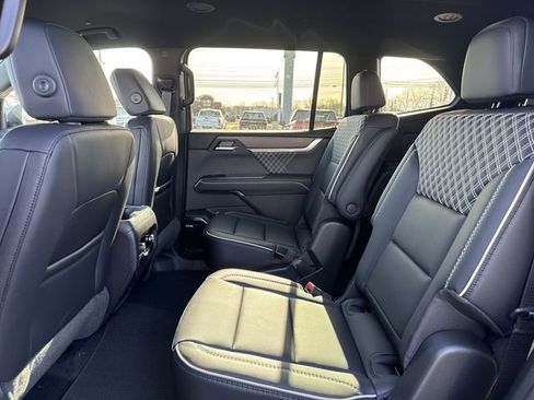 New 2026 GMC Acadia Denali w/ Super Cruise Package FWD image 9
