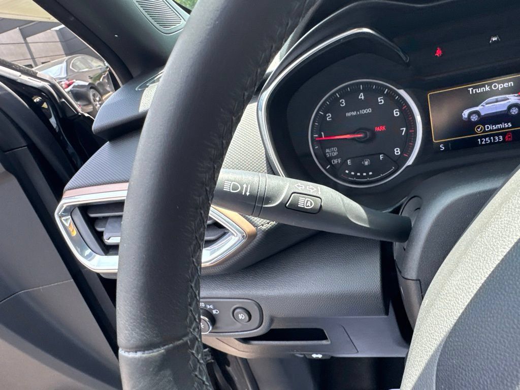 Used 2021 Chevrolet TrailBlazer ACTIV w/ Technology Package FWD image 39